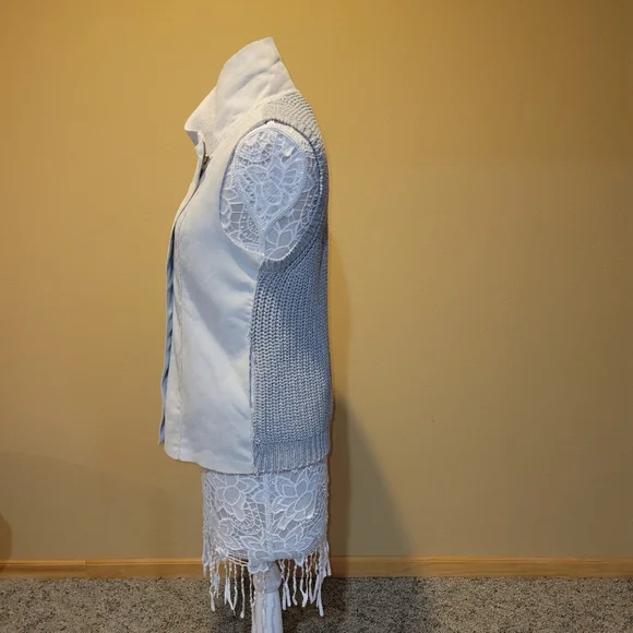 Skies Are Blue zip up sweater vest. - Picture 2 of 7